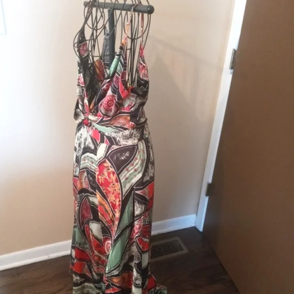 AKIRA Tropical Print Maxidress - Picture 7 of 7